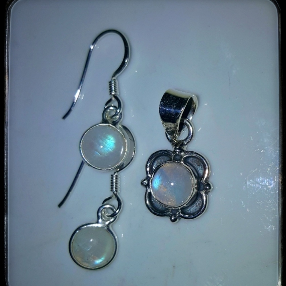 Rainbow Moonstone A+++ grade